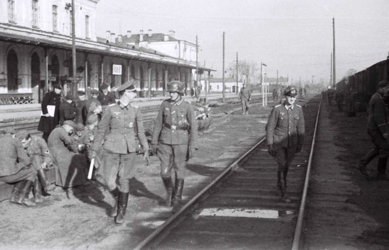 Немецкие эшелоны в Пскове. Октябрь 1941 г.