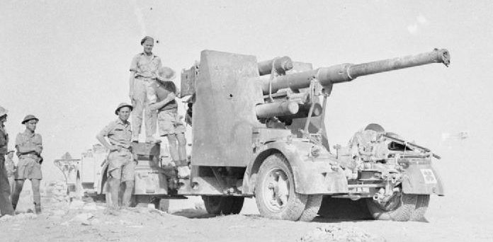 Захваченное немецкое 88-мм орудие. 3 ноября 1942 г.