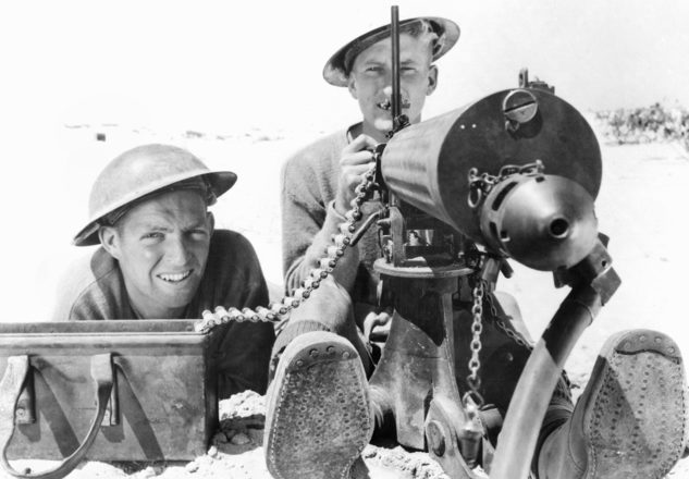 Австралийские солдаты в бою на Эль-Аламейне. Ноябрь 1942 г.