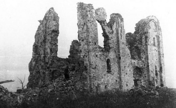 Руины церкви Спаса на Нередице. 1944 г.