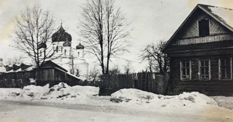 Улицы города зимой. 1942 г.