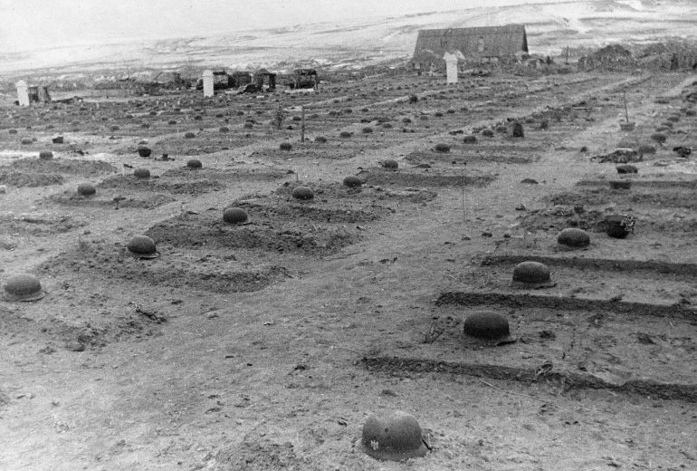Немецкое кладбище в селе Городище. Март 1943 г.