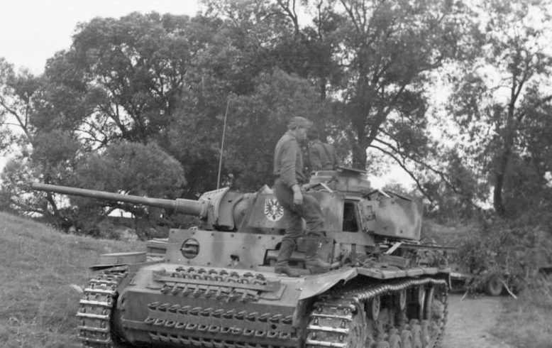 Немецкие САУ и танки в обороне Орла. Июль 1943 г.