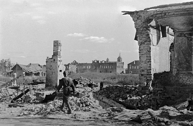 Разрушения во Ржеве. 1942 г. 
