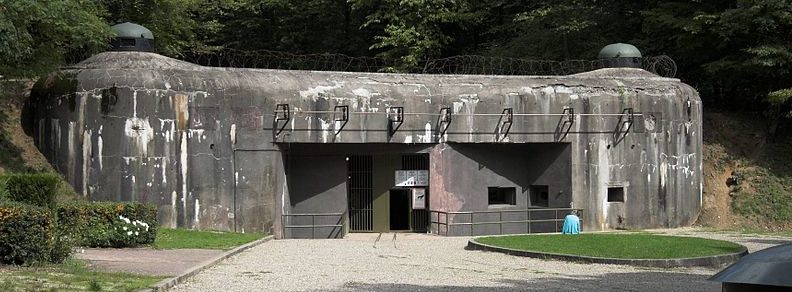Вход для поставок боеприпасов форта Шененбург. 
