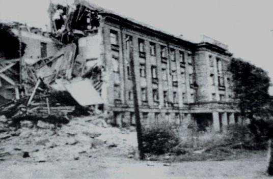 Разрушенный город. 1944 г. 