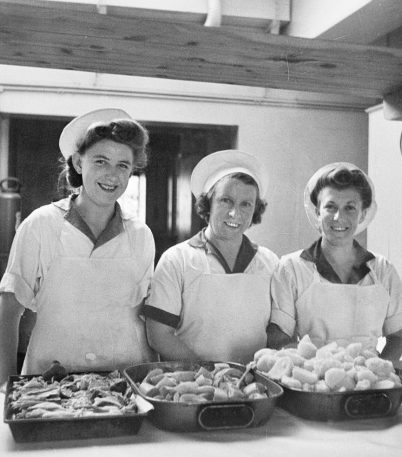 Женщины- члены Королевской австралийской военно-морской службы (WRANS). 1943 г. 