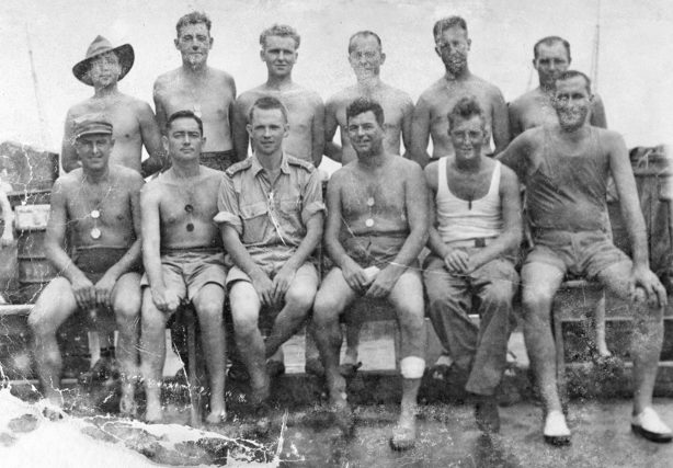 Выжившие австралийские военнопленные из лагеря Саката в Японии. 1 октября 1945 г.