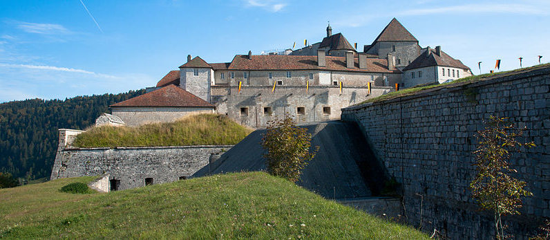 Замок Joux, расположенный у форта. 