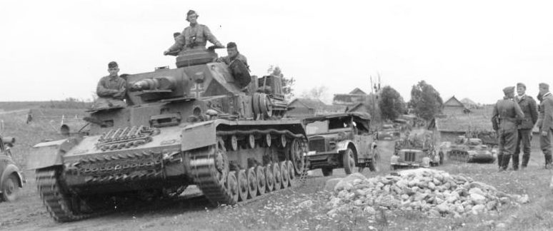 Немецкие танки под Витебском.