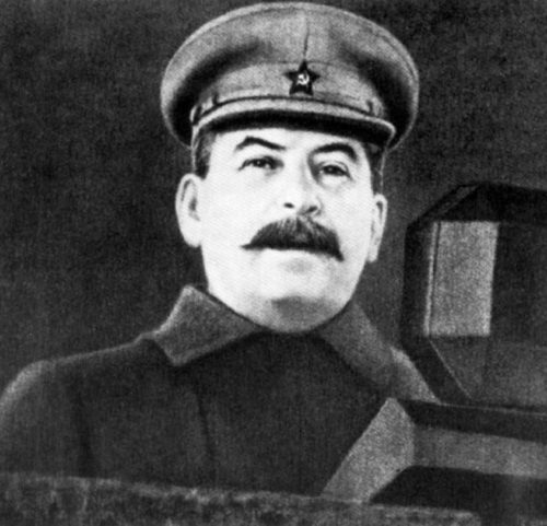 Сталин на трибуне Мавзолея. 7 ноября 1941 г.