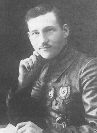Второй командующий фронтом М. Г. Ефремов.