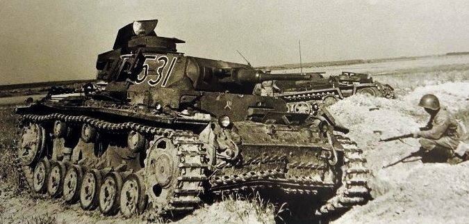 Подбитый немецкий танк Т-III на Буйнчиском поле.