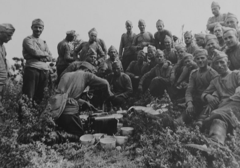 Болгарский полевой лагерь на бывшей территории Румынии - Южной Добруджи. Сентябрь 1940 г. 