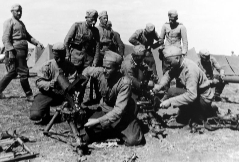 Болгарский полевой лагерь на бывшей территории Румынии - Южной Добруджи. Сентябрь 1940 г. 
