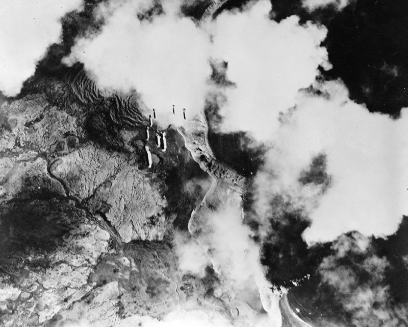 Бомбардировка острова Кыска накануне вторжения.