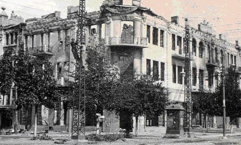 Город в ожидании бомбардировки. Июль 1941 г.