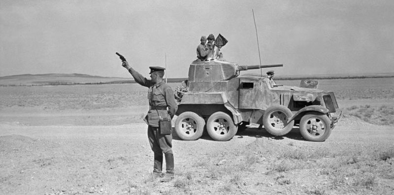 Части советской и английской армии встретились у Кавзина во время оккупации Ирана. Август 1941 г.