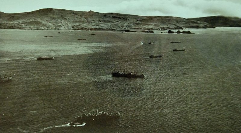 Американская армия десантируется на остров Кыска.