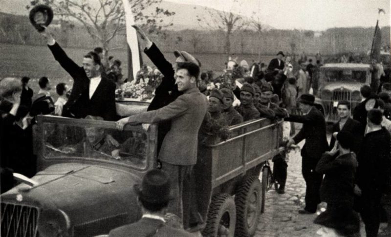 Болгарские войска входят в Вардар. Македонии, апрель 1941 г.