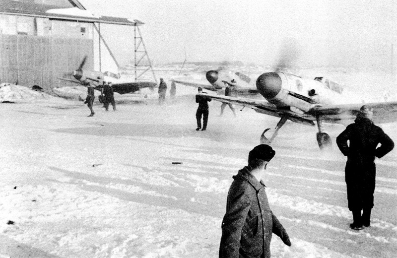 Истребители Bf.109F на аэродроме Брянска. Декабрь 1941 г. 