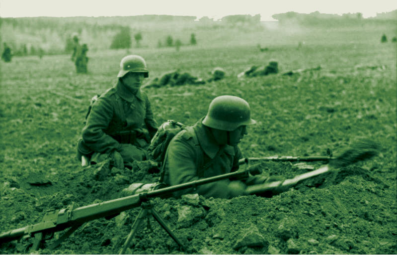Немецкая пехота окапывается под Вязьмой. Октябрь 1941 г.