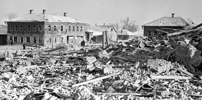 Разрушения в городе. Сентябрь 1941 г.