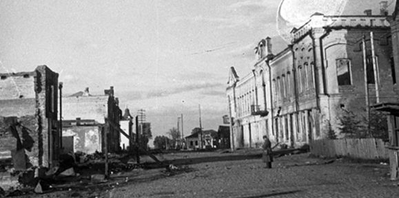 Разрушения в городе. Сентябрь 1941 г.