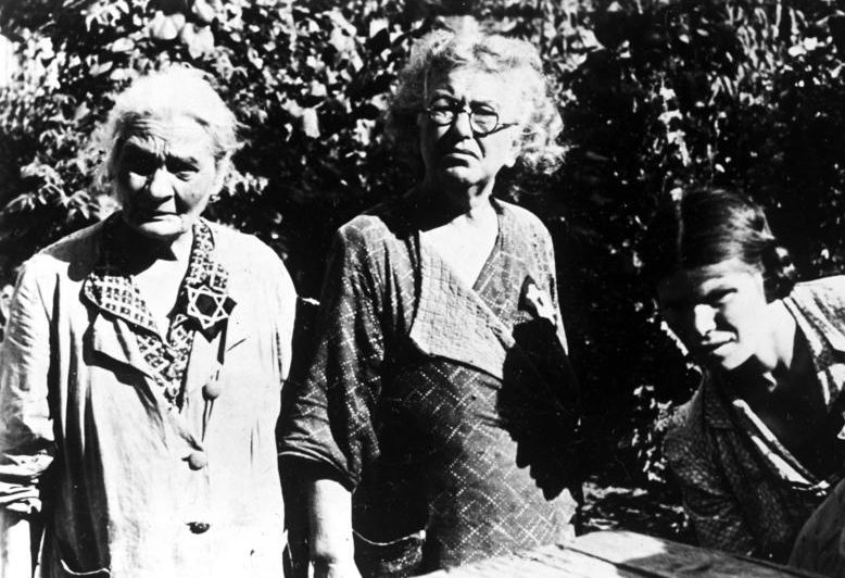 Женщины из кишиневского гетто. Август 1941 г.