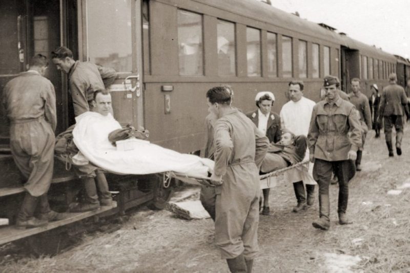 Раненые немецкие солдаты на излечении в болгарском военно-санитарном поезде. Смоленск 1942 г.