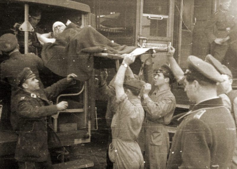Раненые немецкие солдаты на излечении в болгарском военно-санитарном поезде. Смоленск 1942 г.
