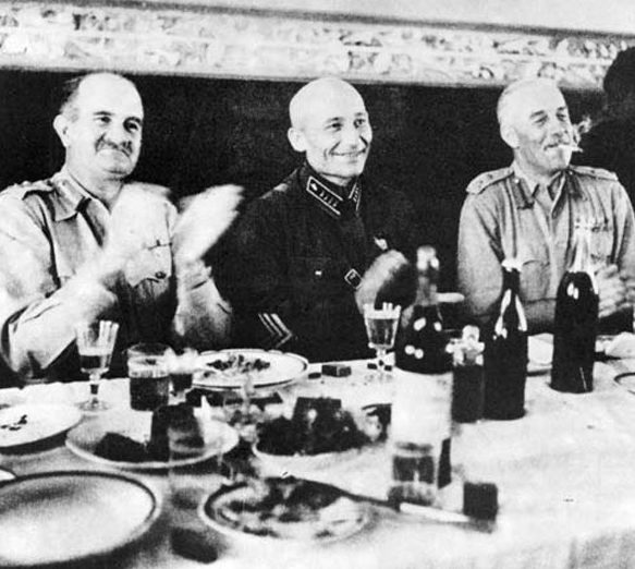 Вечеринка британского, советского и американского военного командования. Тегеран. 1941 г. 