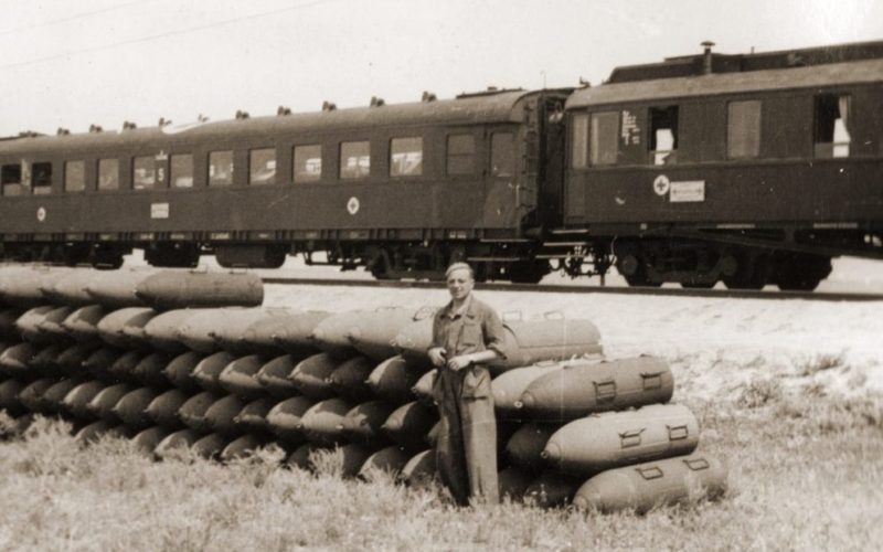 Персонал болгарского военно-санитарного поезда на Восточном фронте. 1942 г.