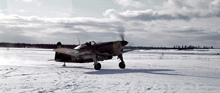 Финский истребитель на аэродроме под Петрозаводском. Март 1942 г.