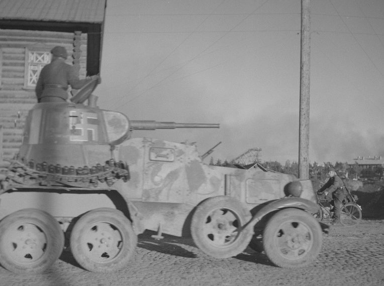 Трофейный бронеавтомобиль БА-10 на шоссе 1 Мая. 1942 г.