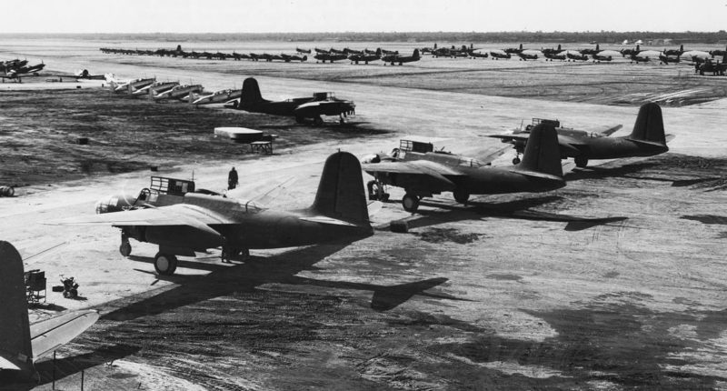 Самолеты США, собранные в Иране по ленд-лизу на аэродроме Абадана, готовы к перелету в СССР. Январь 1942 г.