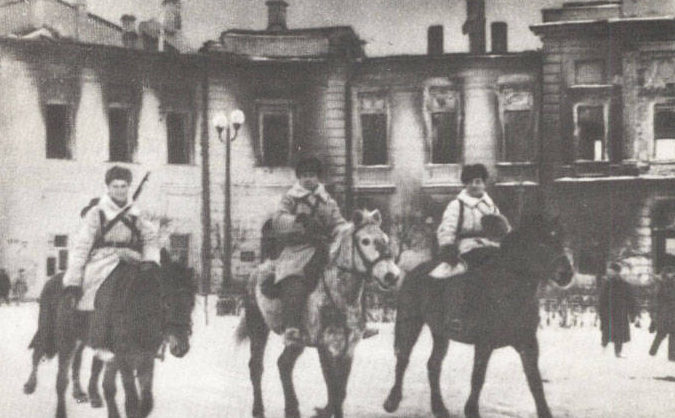 Красная Армия входит в город. 16 декабря 1941 г.
