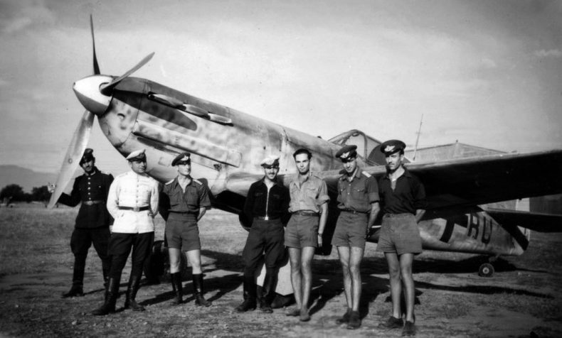Болгарские летчики на аэродроме Карлово. Сентябрь 1943 г. 
