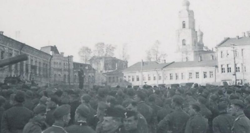 Митинг танковой части Вермахта в центре города. Весна 1942 г.