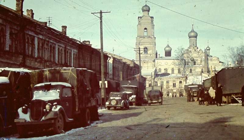 Улицы оккупированного города. 1942 г.