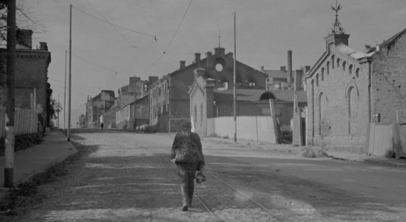 Финские солдаты на улицах города. 1941 г.