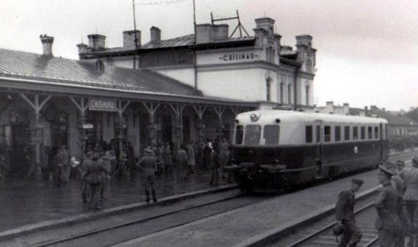 Восстановленный румынами железнодорожный вокзал. 1943 г.