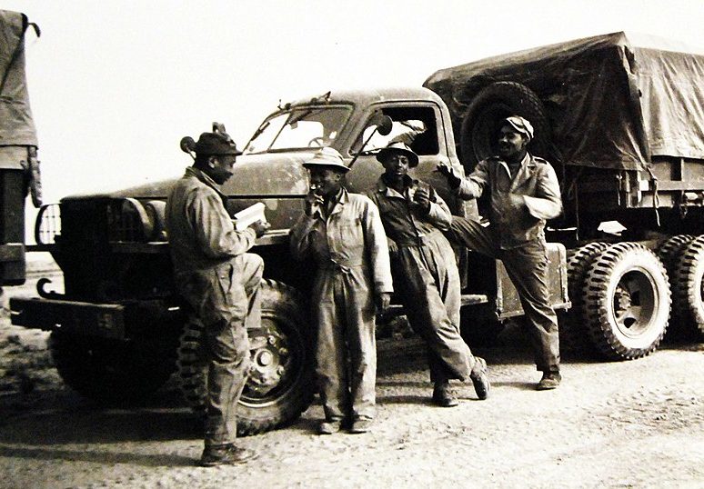 Перегон автомашин с завода на погрузку товаров ленд-лиза. Май 1942 г. 