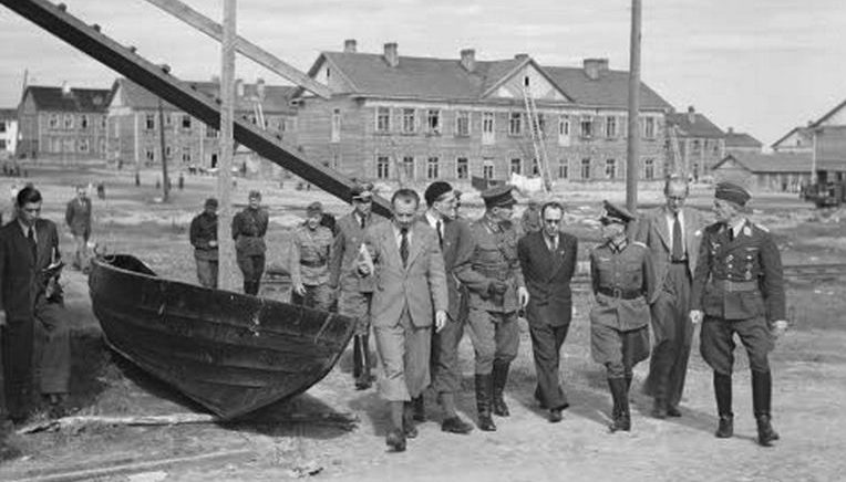 Норвежская делегация в оккупированном Петрозаводске. 1942 г. 