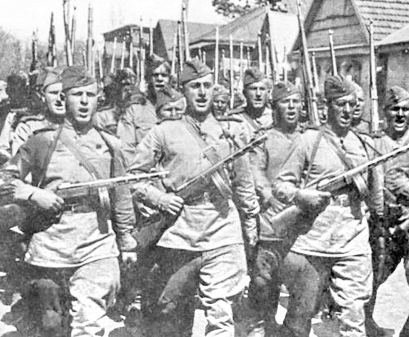Красная Армия входит в Кишинев. 24 августа 1944 г.