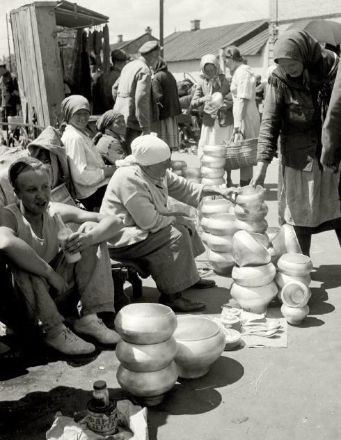 Городской базар. Лето 1943 г.