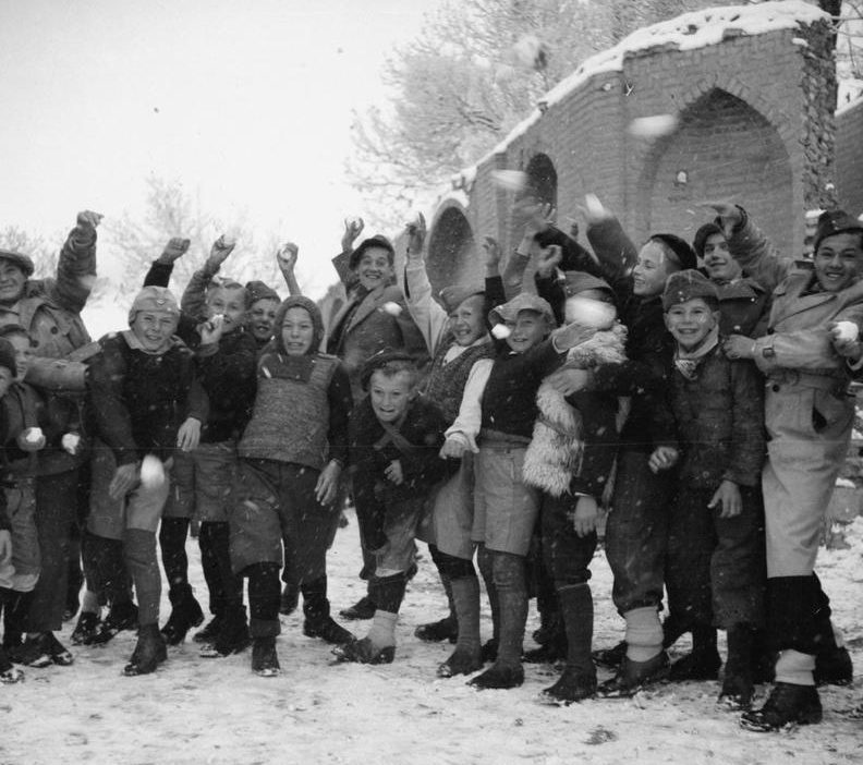Дети-сироты, эвакуированные из Советского Союза в Персию с основной частью будущего 2-го Польского корпуса. Рождество, декабрь 1942 г. 