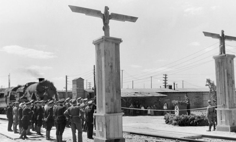 Открытие Стрелецкого моста через Днепр. Август 1943 г.