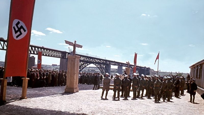 Открытие Стрелецкого моста через Днепр. Август 1943 г.