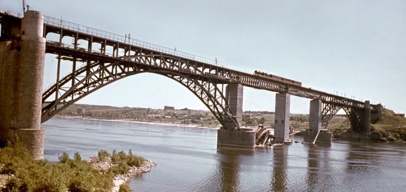 Восстановленный мост Стрелецкого. Август 1943 г.